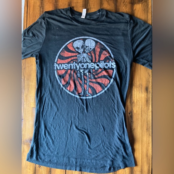 Twenty One Pilots band t-shirt. - Picture 2 of 3